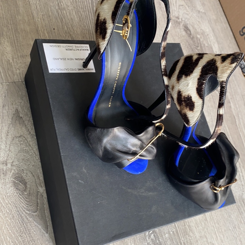 Shoes - Picture 4 of 5